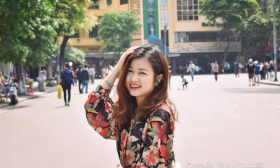 越南学生偷拍美女老师照片发到网上 却意外走红