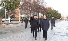 副市长许文调研市区高中教育