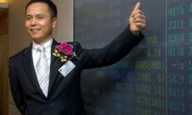大学做买卖赚190万，把烂尾楼打造成上市公司，鼎盛时却卖给马云