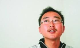 高考作文只考8分，字迹无人看懂，却被985大学录取