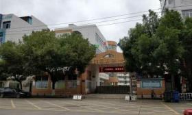 浙江三门小学“问题跑道”事件追踪：三次送检为何结果不同？