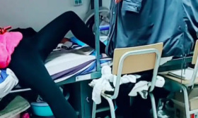 女大学生单身4年无人追，看到头发后，男生掉头就走