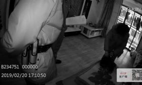 3岁萌娃“示范”教科书式报警！奶奶：平时教他有困难找警察 