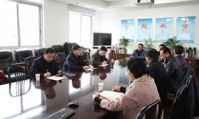 镇江市教育局领导调研教育宣传工作