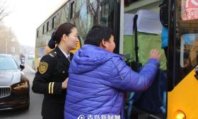 特教校车照管员：她们是守护星星孩子的天使妈妈