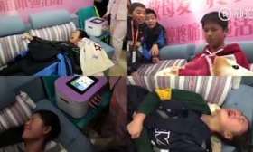 60名中学生体验分娩之痛，有人尖叫“妈妈我爱你”