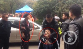 男子穿