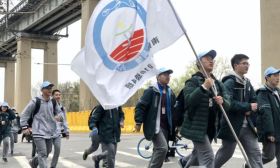 这群高中生徒步31公里！只为…… 