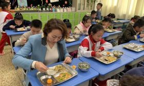 校长陪餐，这些学校、这些地方做得特别好！