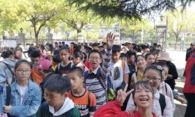 高师附小开展“追本溯源 博物苑探秘”春季研学活动