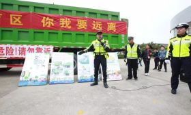 宝应县望直港镇中心小学：交通安全进校园 