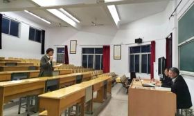 口岸中学举行班主任基本功比赛