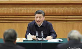 习近平主持召开学校思想政治理论课教师座谈会强调 用新时代中国特色社会主义思想铸魂育人 贯彻党的教育方针落实立德树人根本任务 王沪宁出席