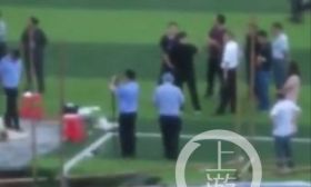 教师遗体被埋操场16年挖出 儿子：那晚挖机冒雨填土