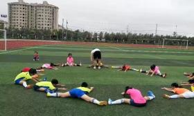 海门港新区实验学校：逐梦绿茵场，点燃夏日情