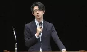 一个大学教授……帅成这样合理吗？