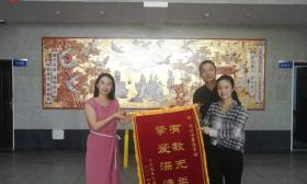 因为一个学生，这所学校改造了整整三层楼的厕所…