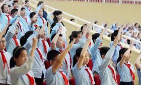 校园风铃丨梅岭小学举行2019秋学期开学典礼 
