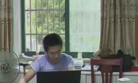 高考596分！脑瘫男孩考上大学 爸爸辞职陪儿子读书