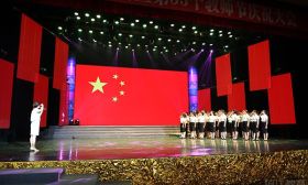 我市举办庆祝第35个教师节文艺演出 