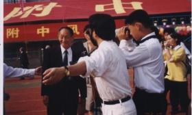 热烈祝贺南师附中1949届校友袁隆平院士荣获“共和国勋章” 