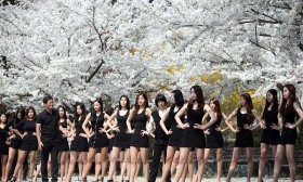 素质和学历无关！高校女生因座位骂脏话，第一颗纽扣没扣好的结果
