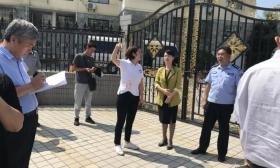 王学锋副市长突击检查校园安全工作