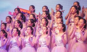 启东市举办第四届“江海天籁”中小学生合唱节优秀节目展演 