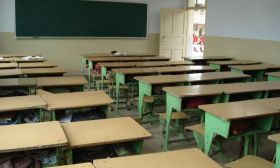 中小学校每月至少调整一次学生座位！北京发布新规