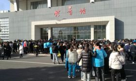 连云港市首届职业院校学生招聘会顺利举行