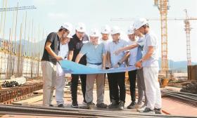 深圳技术大学校园设计采用“空中大学”方案，在全国高校中属首创