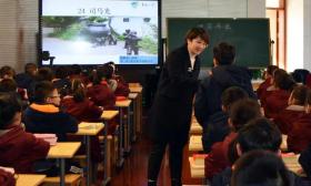 市小学语文教育家型教师培养共同体展示活动在苍梧小学举行