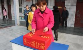 老师被要求捐款100元，学校：不交钱师德不合格，网友回应太现实