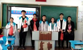无锡这小学拽爆了！期末竟给学生发一堆……请问校长你咋想的？