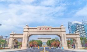 八桂 之交 邕江 绿城 之中