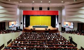 2020全国教育工作会议召开，教育部部长：“跪着的老师，教不出站着的学生”
