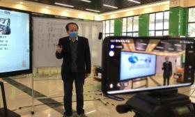 老师利用斗鱼直播讲课，充钱就能不禁言，学生充18万可以畅所欲言