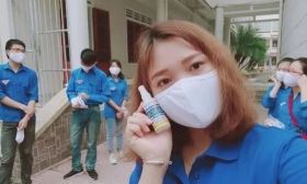 越南部分省市学校复课：入校必须测体温洗手，集体戴口罩上课