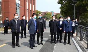 孙晓南检查学校开学防疫工作