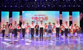 祝全市少年儿童节日快乐健康成长！黄钦带队开展“六一”儿童节走访