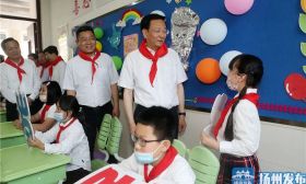 夏心旻走进幼儿园与小学 与少年儿童共庆“六一”