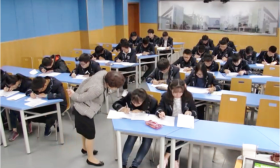 赞！一节化学课点击率450万
