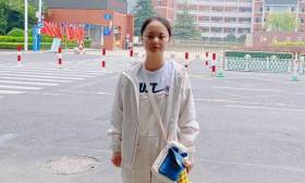 江苏文科第一名无缘“清北” 班主任：不少大学校长伸出援手