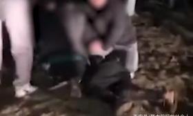 湖南一校长车内约会，女教师衣衫不整，公安部门已介入调查