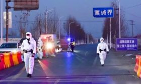 石家庄大学生因疫情流落街头，志愿者：学校和家他们都回不去