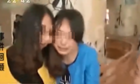 女大学生聚会喝醉 被三男子抬进房间 半小时后男子急忙拨打120