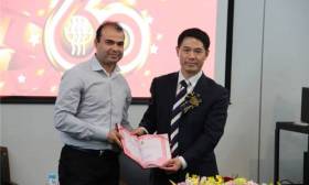 他们从巴基斯坦来上海留学，把