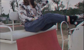 合肥某高校大三女生插足老师婚姻，原配在教学楼挂横幅喊话谴责