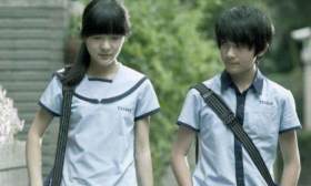为防早恋校长设计“奇葩校服”，看到成品后学生服了，不愧是校长 来源