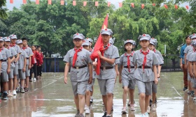 访雷锋故居、探橘子洲头 多地学生用影像记录“红色遗迹”